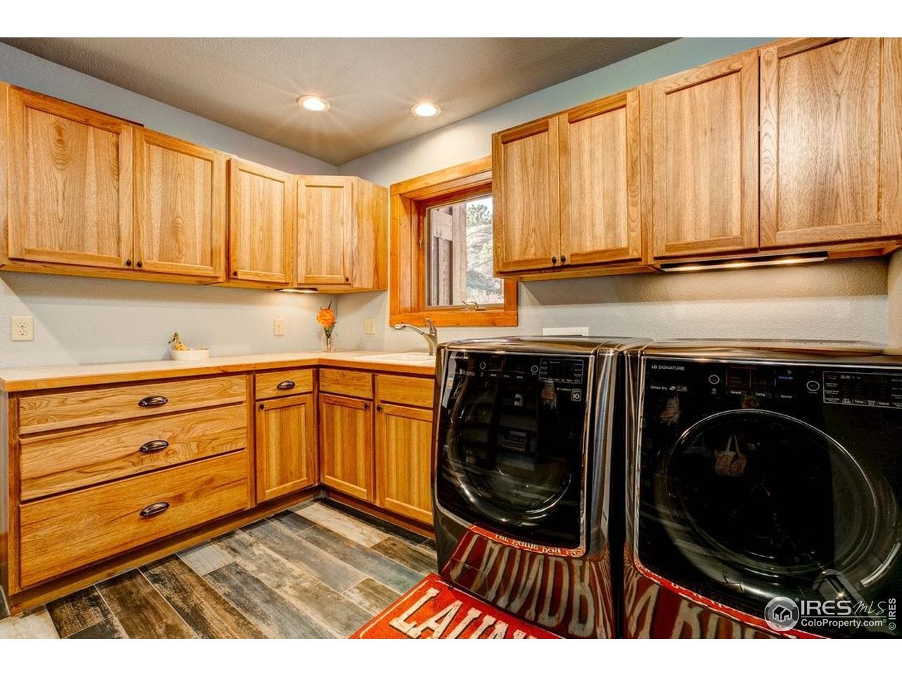 Estes Park, Colorado, 80517, United States, 4 Bedrooms Bedrooms, ,3 BathroomsBathrooms,Residential,Active,1990027