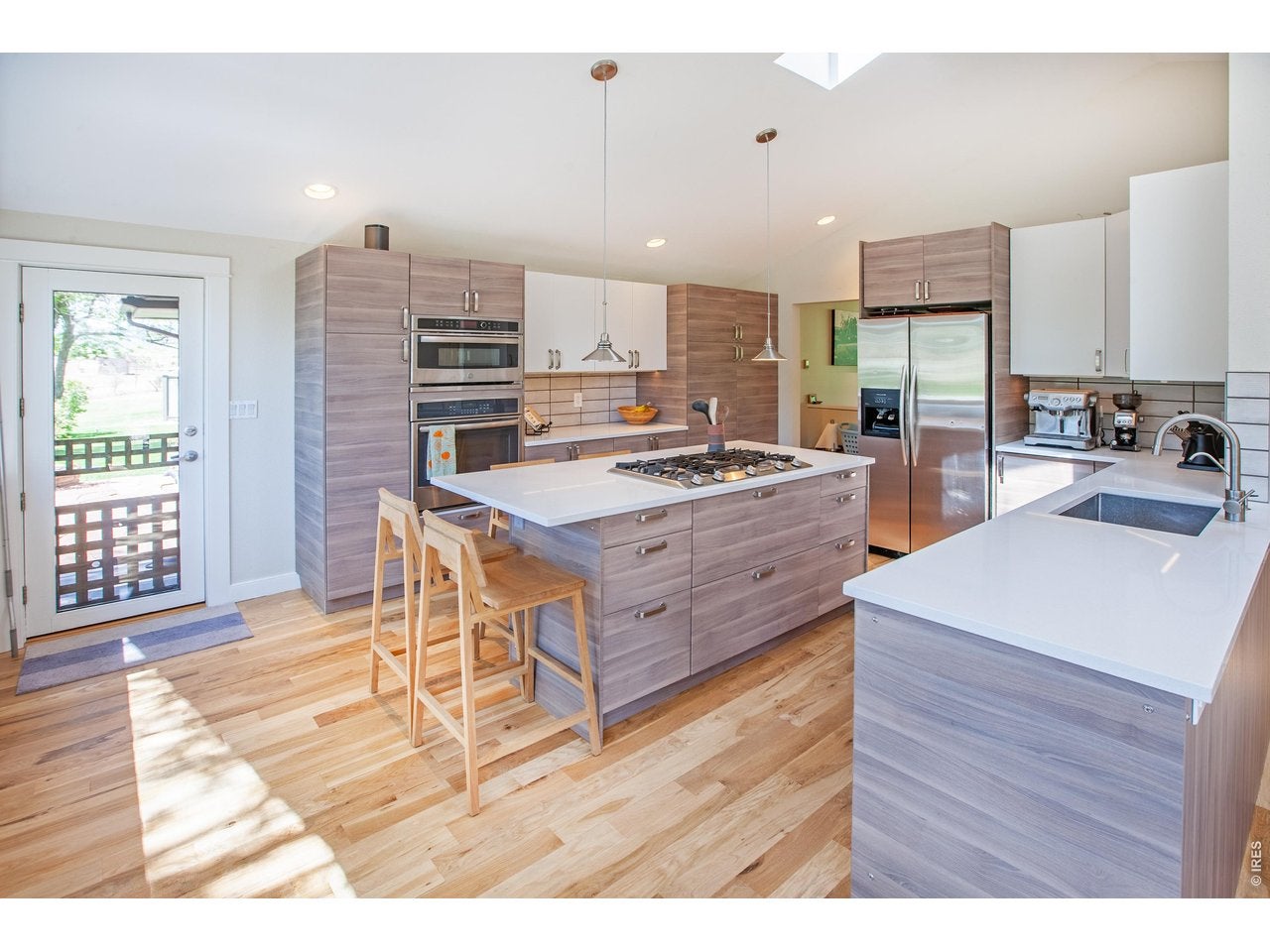 Longmont, Colorado, 80503, United States, 4 Bedrooms Bedrooms, ,4 BathroomsBathrooms,Residential,Contingent,2045596