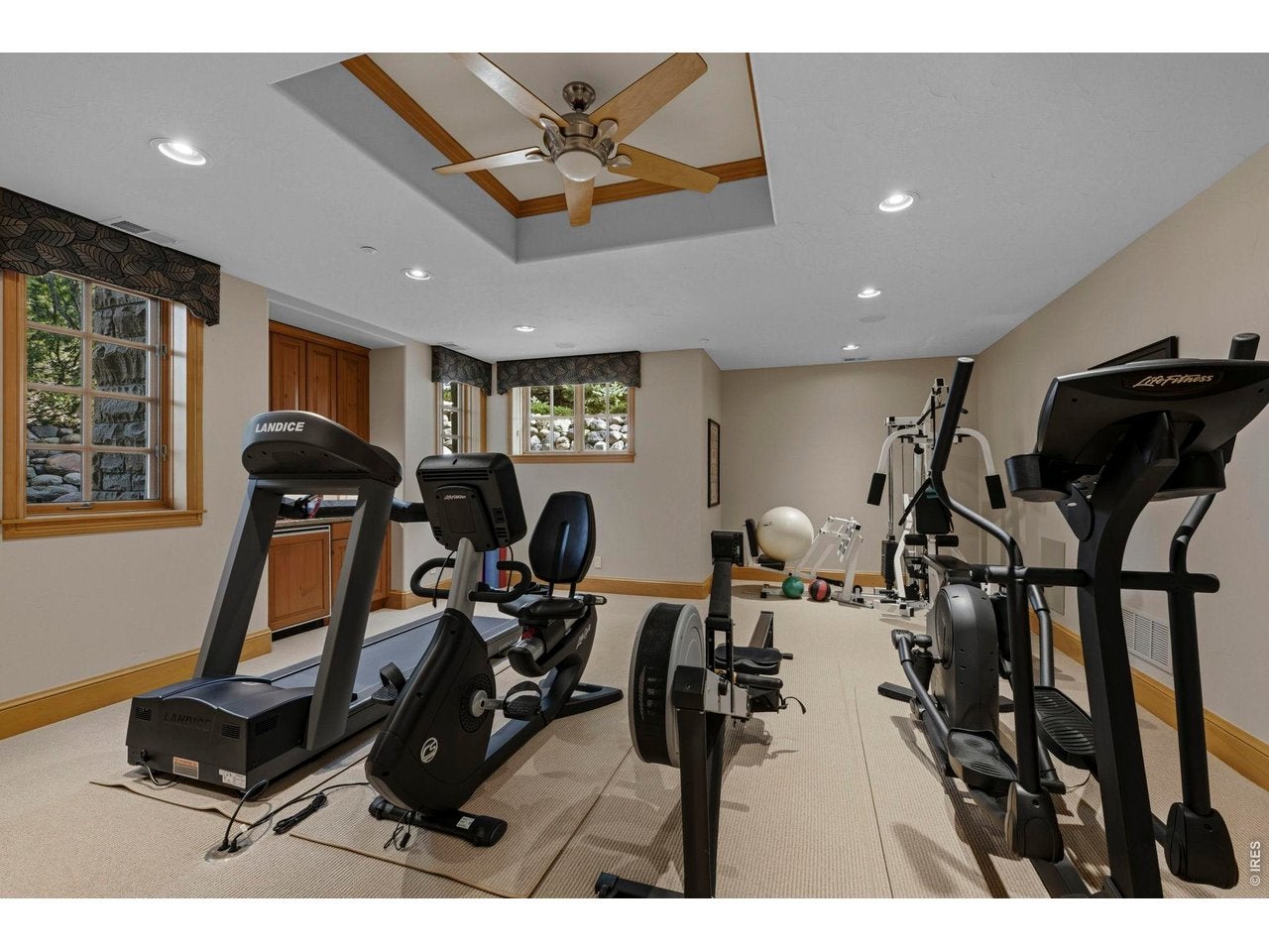 Niwot, Colorado, 80503, United States, 5 Bedrooms Bedrooms, ,6 BathroomsBathrooms,Residential,Active,2045621