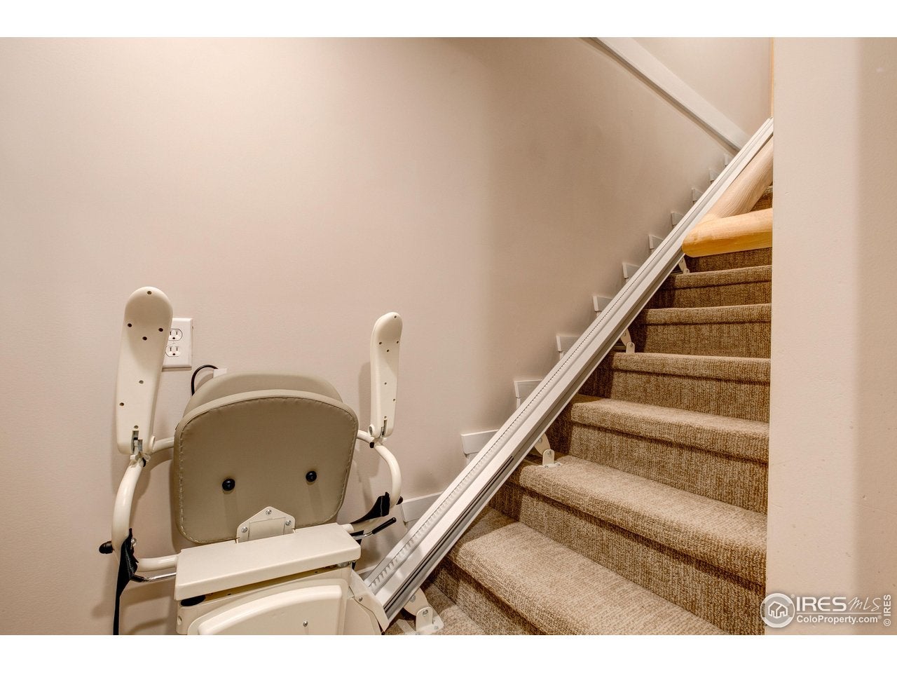 Lyons, Colorado, 80540, United States, 5 Bedrooms Bedrooms, ,4 BathroomsBathrooms,Residential,Active,2006864