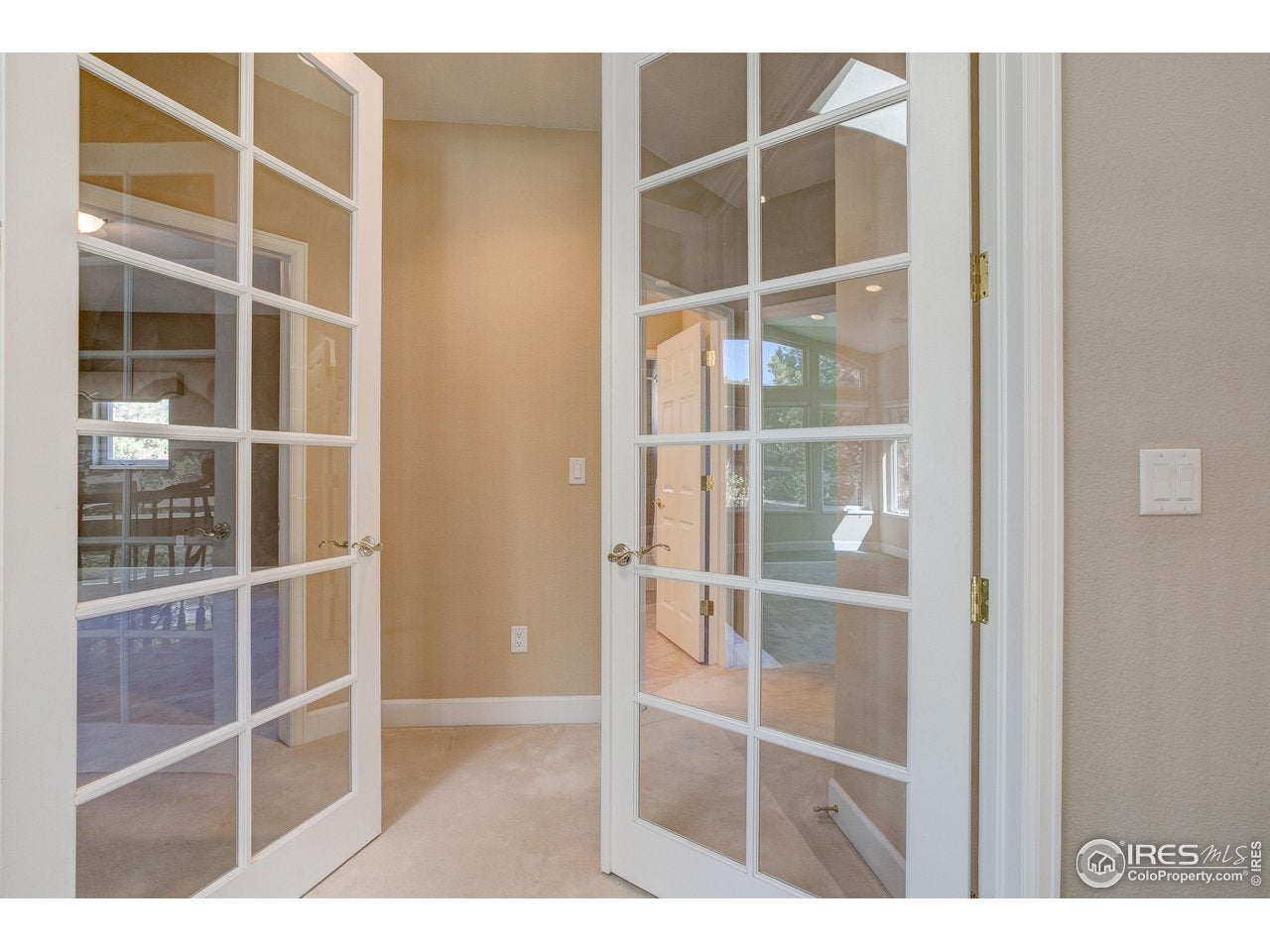 Estes Park, Colorado, 80517, United States, 4 Bedrooms Bedrooms, ,3 BathroomsBathrooms,Residential,Active,1952630