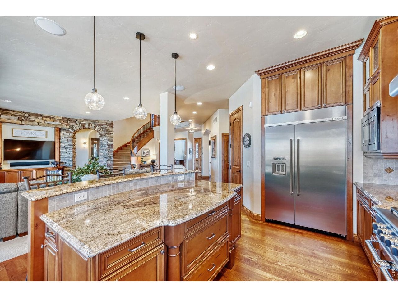 Longmont, Colorado, 80504, United States, 4 Bedrooms Bedrooms, ,5 BathroomsBathrooms,Residential,Active,2033410
