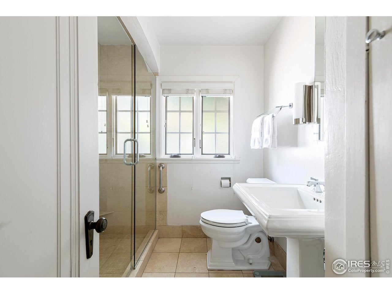 Boulder, Colorado, 80302, United States, 5 Bedrooms Bedrooms, ,2 BathroomsBathrooms,Residential,Active,1997618