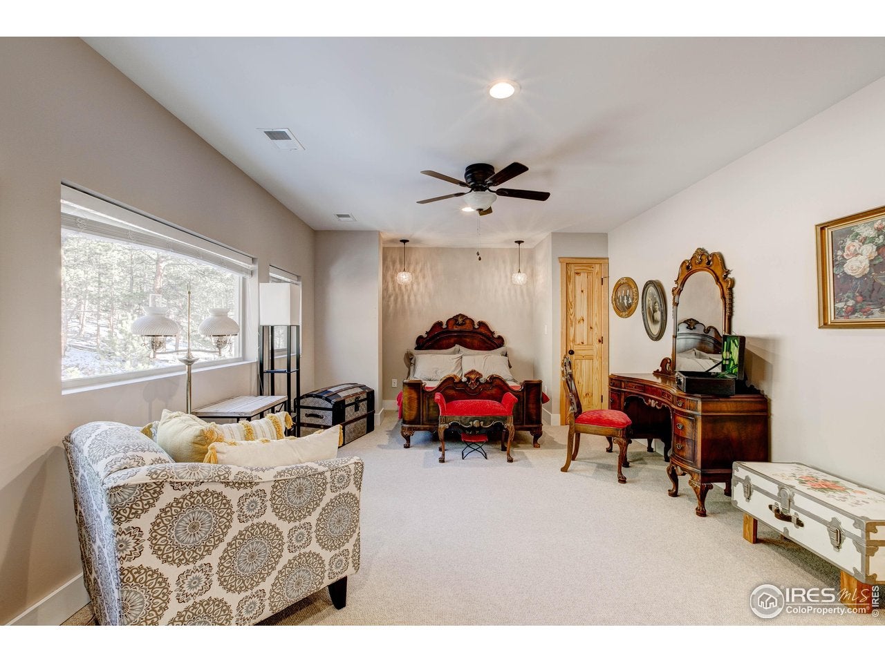 Lyons, Colorado, 80540, United States, 5 Bedrooms Bedrooms, ,4 BathroomsBathrooms,Residential,Active,2006864