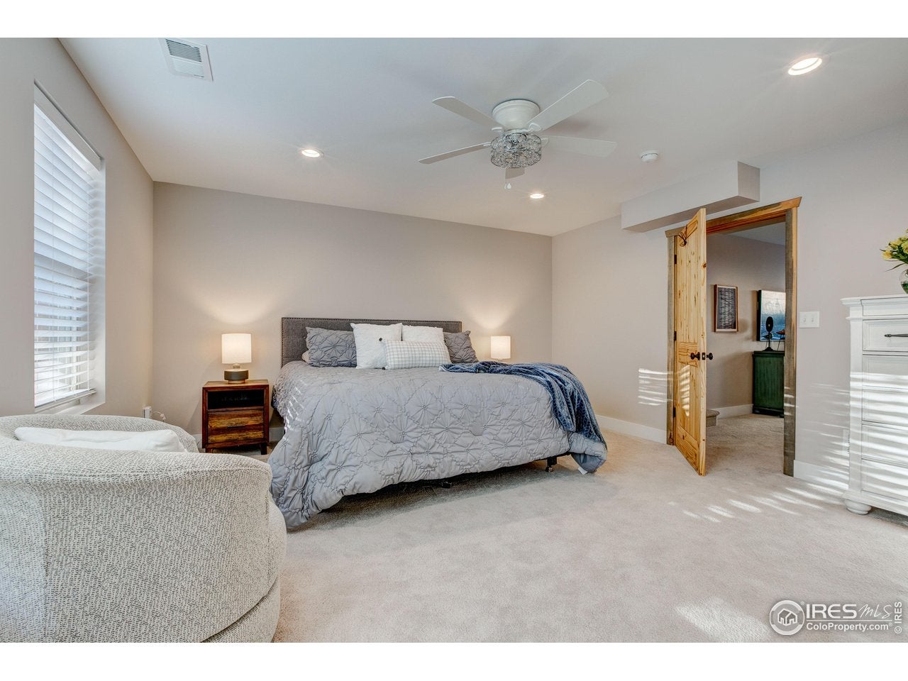 Lyons, Colorado, 80540, United States, 5 Bedrooms Bedrooms, ,4 BathroomsBathrooms,Residential,Active,2006864