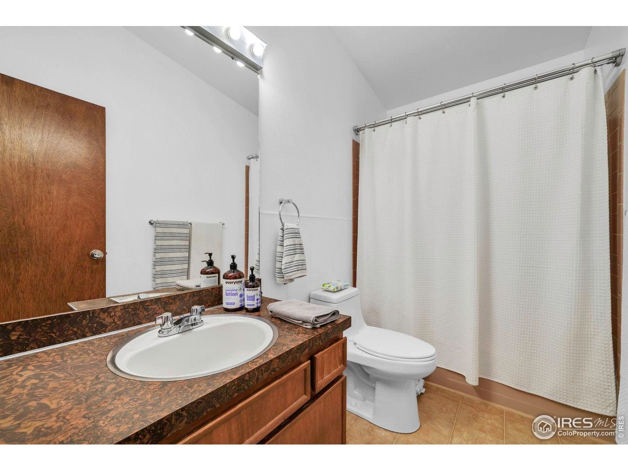 Boulder, Colorado, 80304, United States, 4 Bedrooms Bedrooms, ,3 BathroomsBathrooms,Residential,Active,2015213