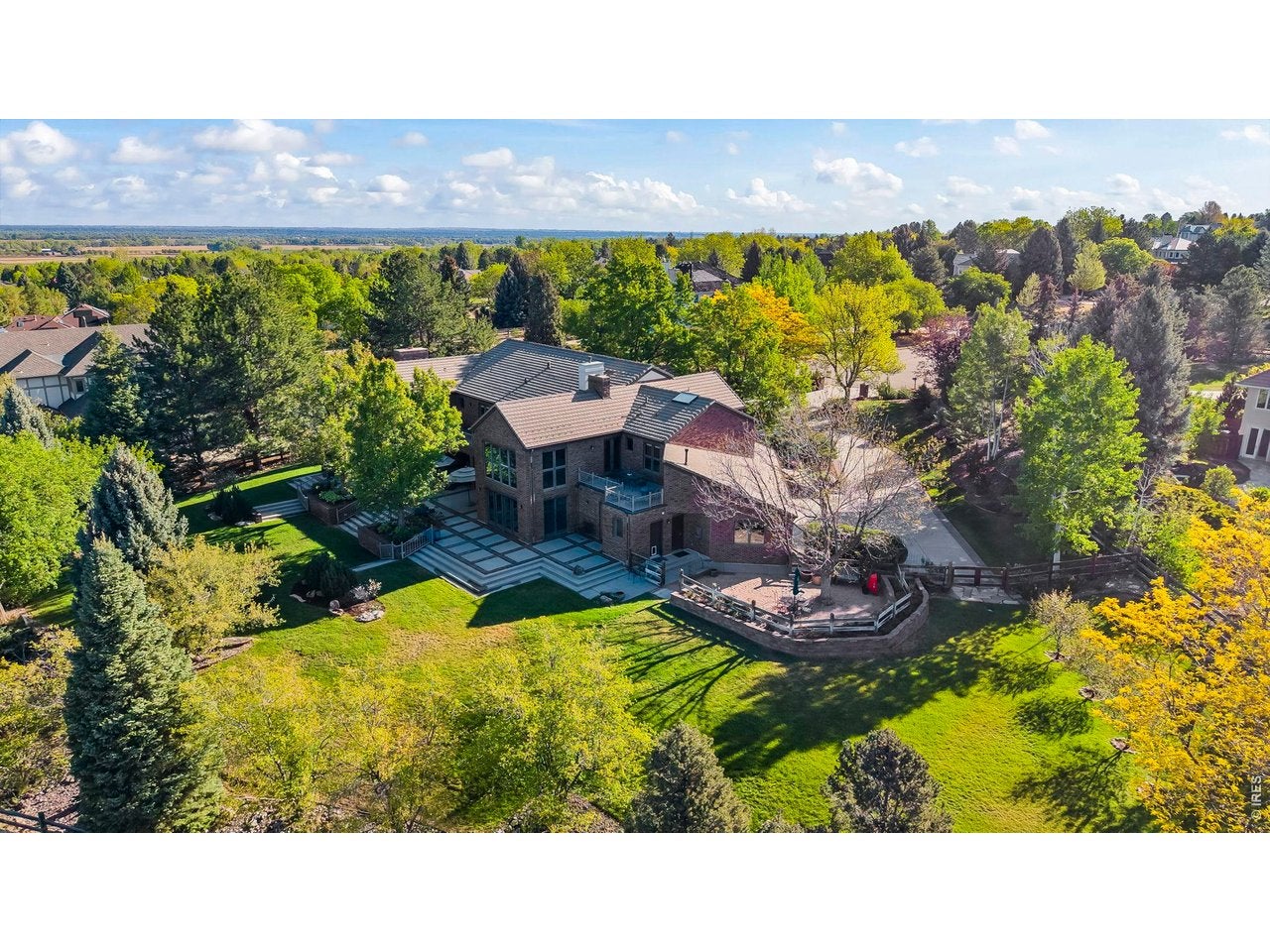Niwot, Colorado, 80503, United States, 4 Bedrooms Bedrooms, ,7 BathroomsBathrooms,Residential,Active,2033402