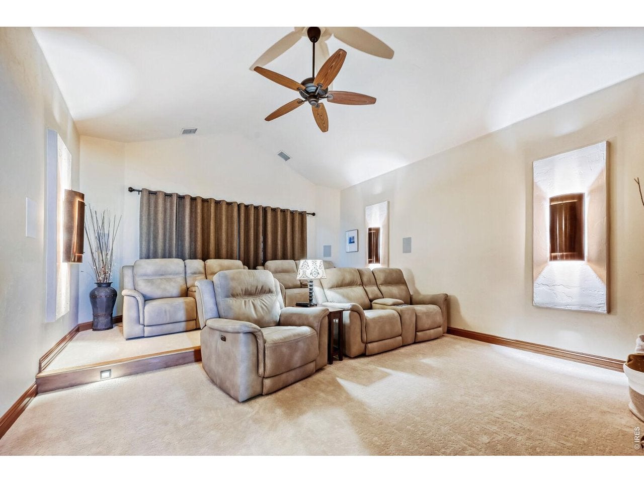 Longmont, Colorado, 80504, United States, 4 Bedrooms Bedrooms, ,5 BathroomsBathrooms,Residential,Active,2033410