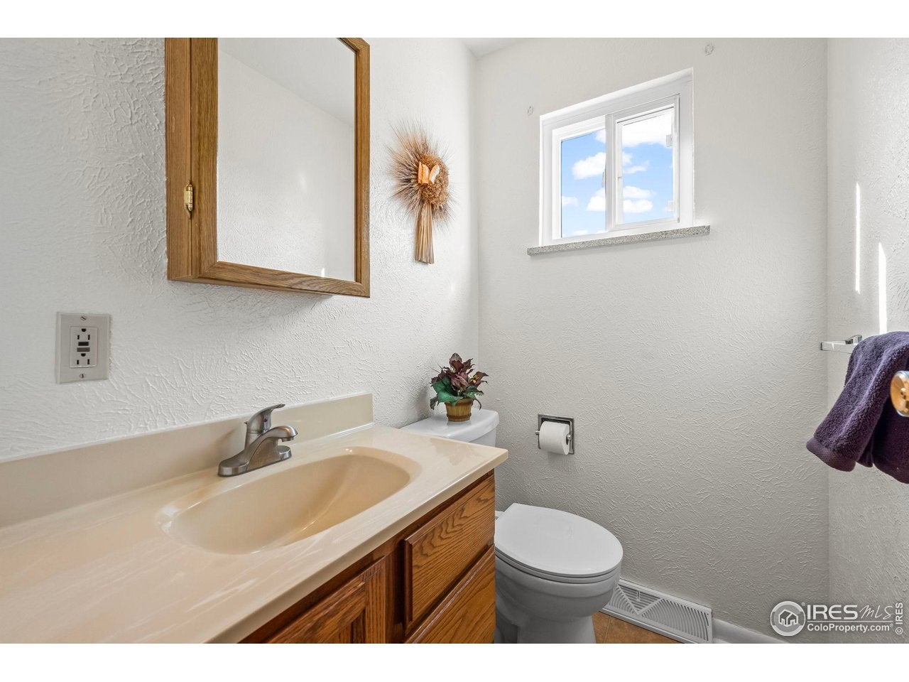 Boulder, Colorado, 80303, United States, 4 Bedrooms Bedrooms, ,3 BathroomsBathrooms,Residential,Active,1997561