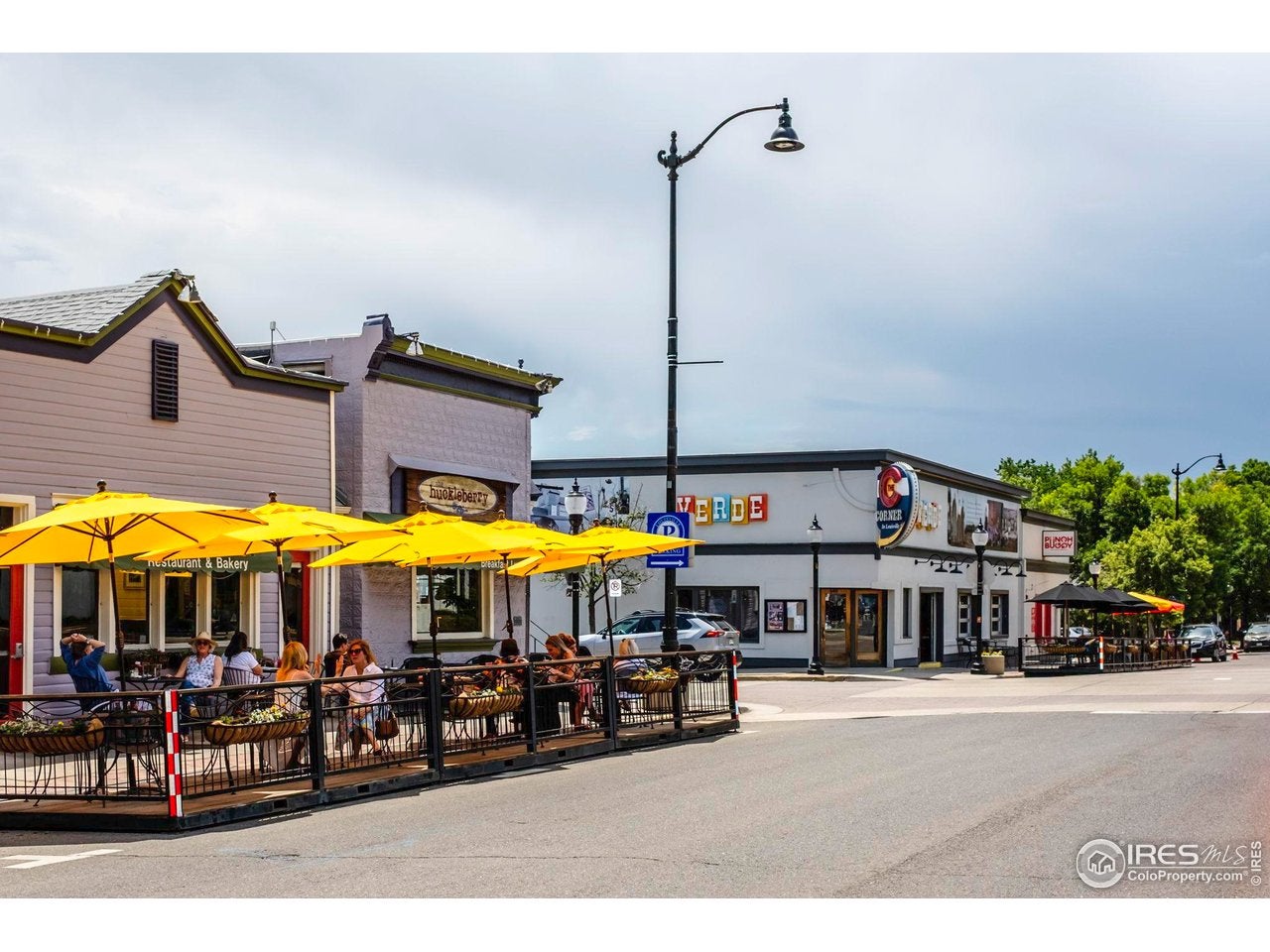 Louisville, Colorado, 80027, United States, 4 Bedrooms Bedrooms, ,3 BathroomsBathrooms,Residential,Active,2009400