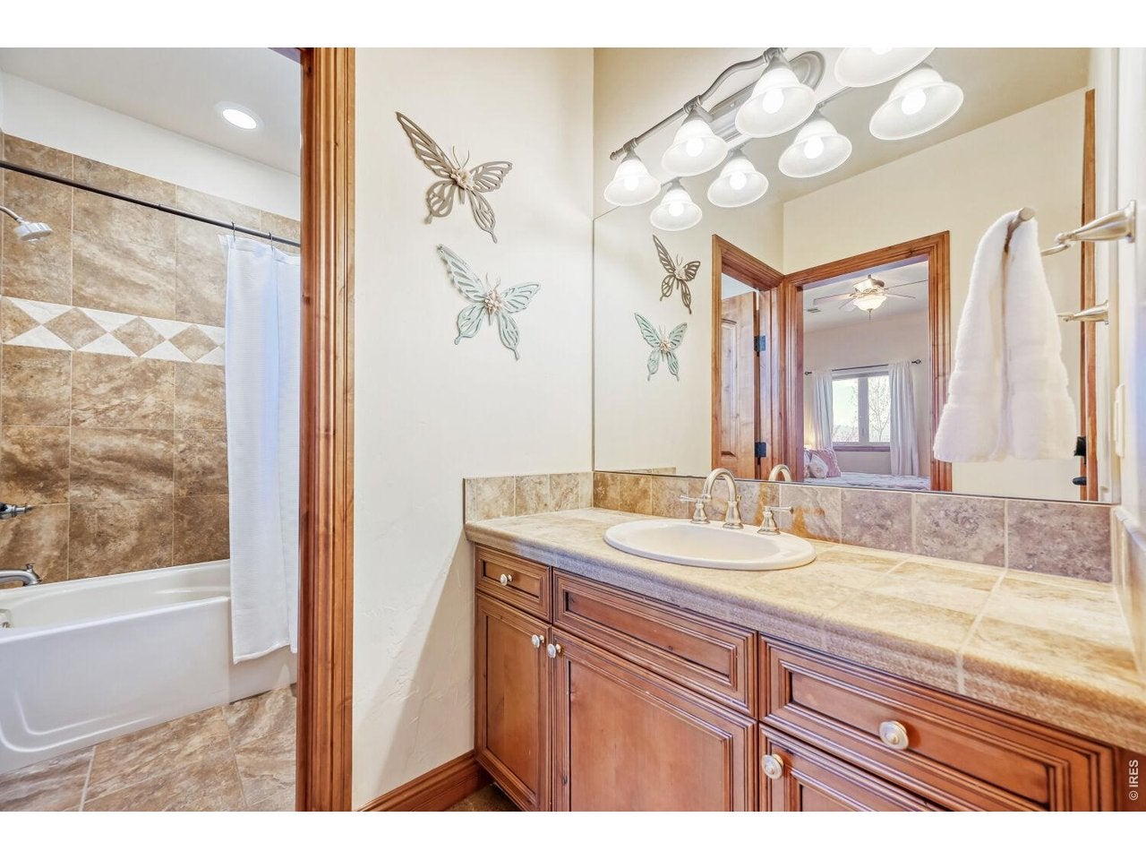Longmont, Colorado, 80504, United States, 4 Bedrooms Bedrooms, ,5 BathroomsBathrooms,Residential,Active,2033410