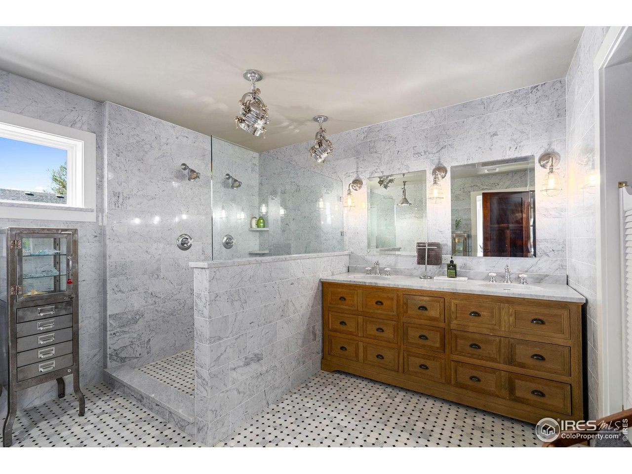 Fort Collins, Colorado, 80521, United States, 3 Bedrooms Bedrooms, ,5 BathroomsBathrooms,Residential,Active,1821975