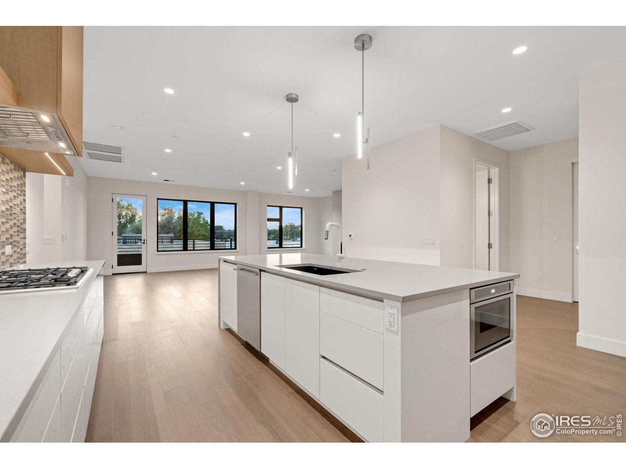 Loveland, Colorado, 80537, United States, 2 Bedrooms Bedrooms, ,3 BathroomsBathrooms,Residential,Active,1726842