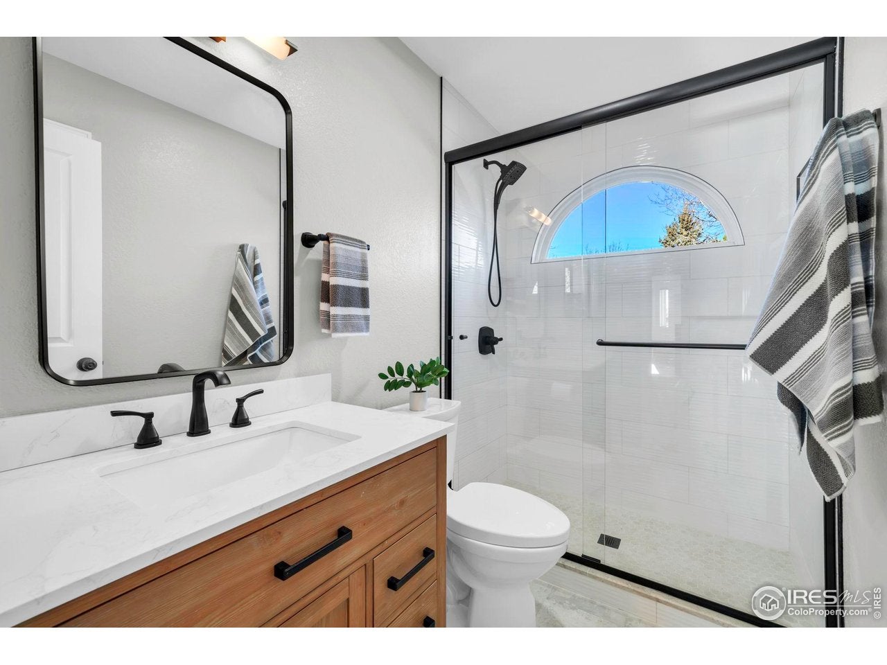 Louisville, Colorado, 80027, United States, 4 Bedrooms Bedrooms, ,4 BathroomsBathrooms,Residential,Active,2009812