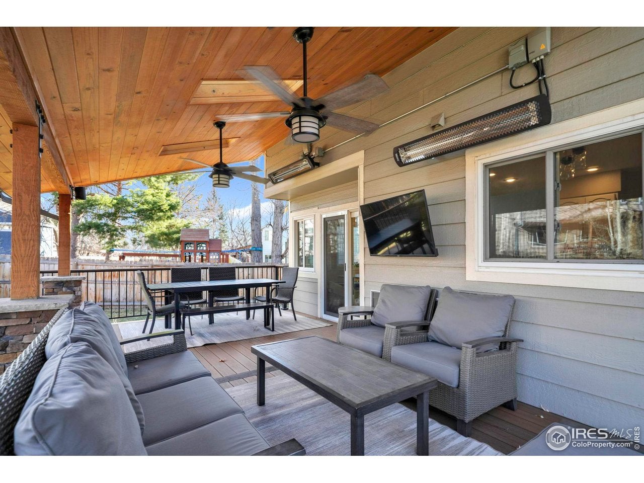 Louisville, Colorado, 80027, United States, 4 Bedrooms Bedrooms, ,4 BathroomsBathrooms,Residential,Active,2009812