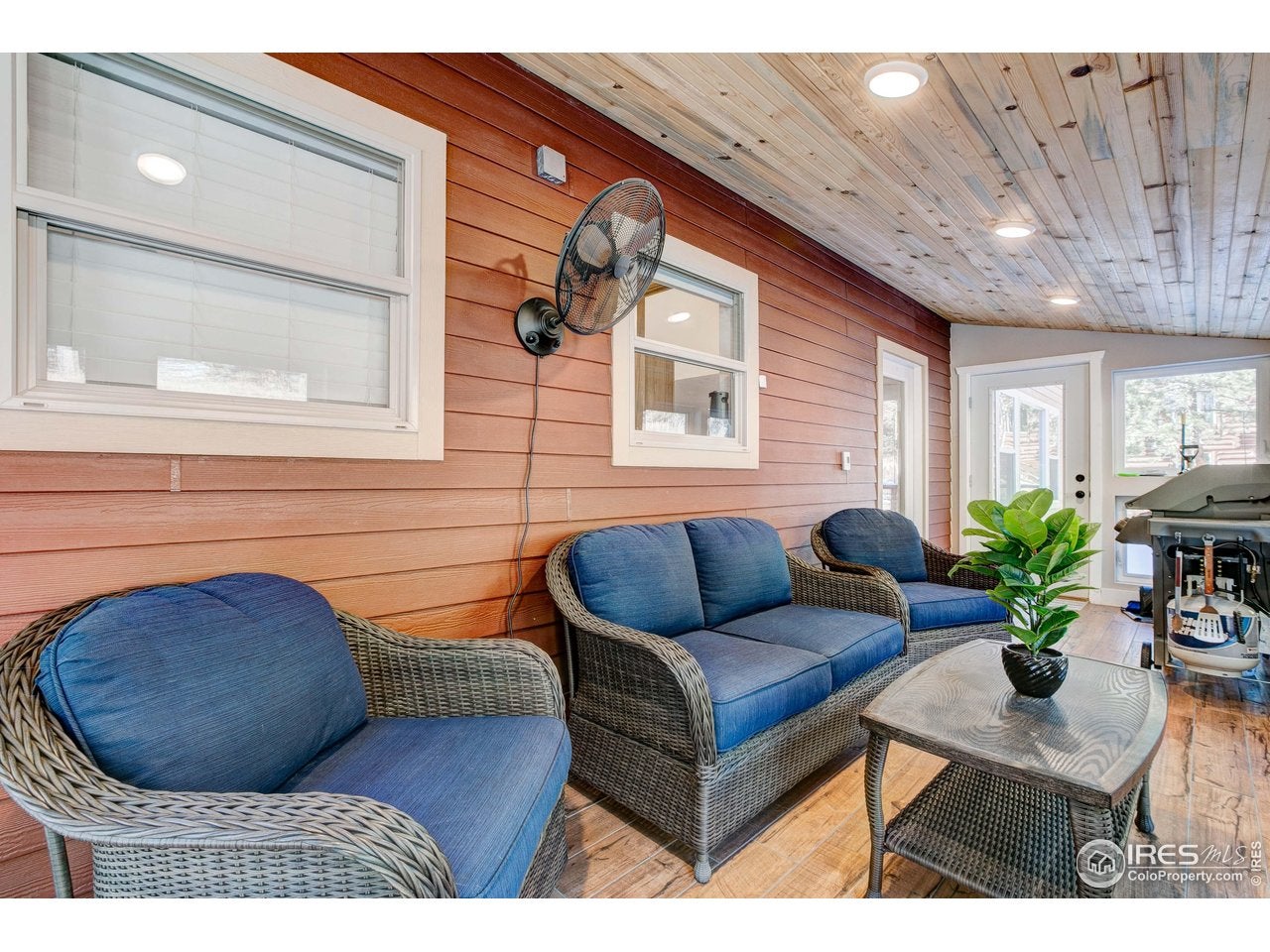 Lyons, Colorado, 80540, United States, 5 Bedrooms Bedrooms, ,4 BathroomsBathrooms,Residential,Active,2006864