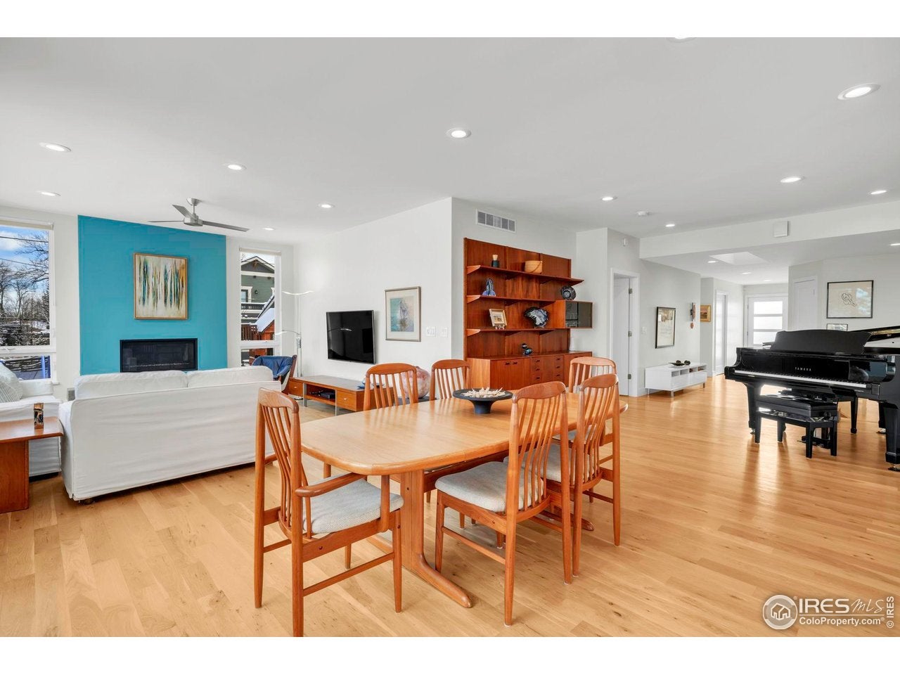 Louisville, Colorado, 80027, United States, 4 Bedrooms Bedrooms, ,3 BathroomsBathrooms,Residential,Active,2009400