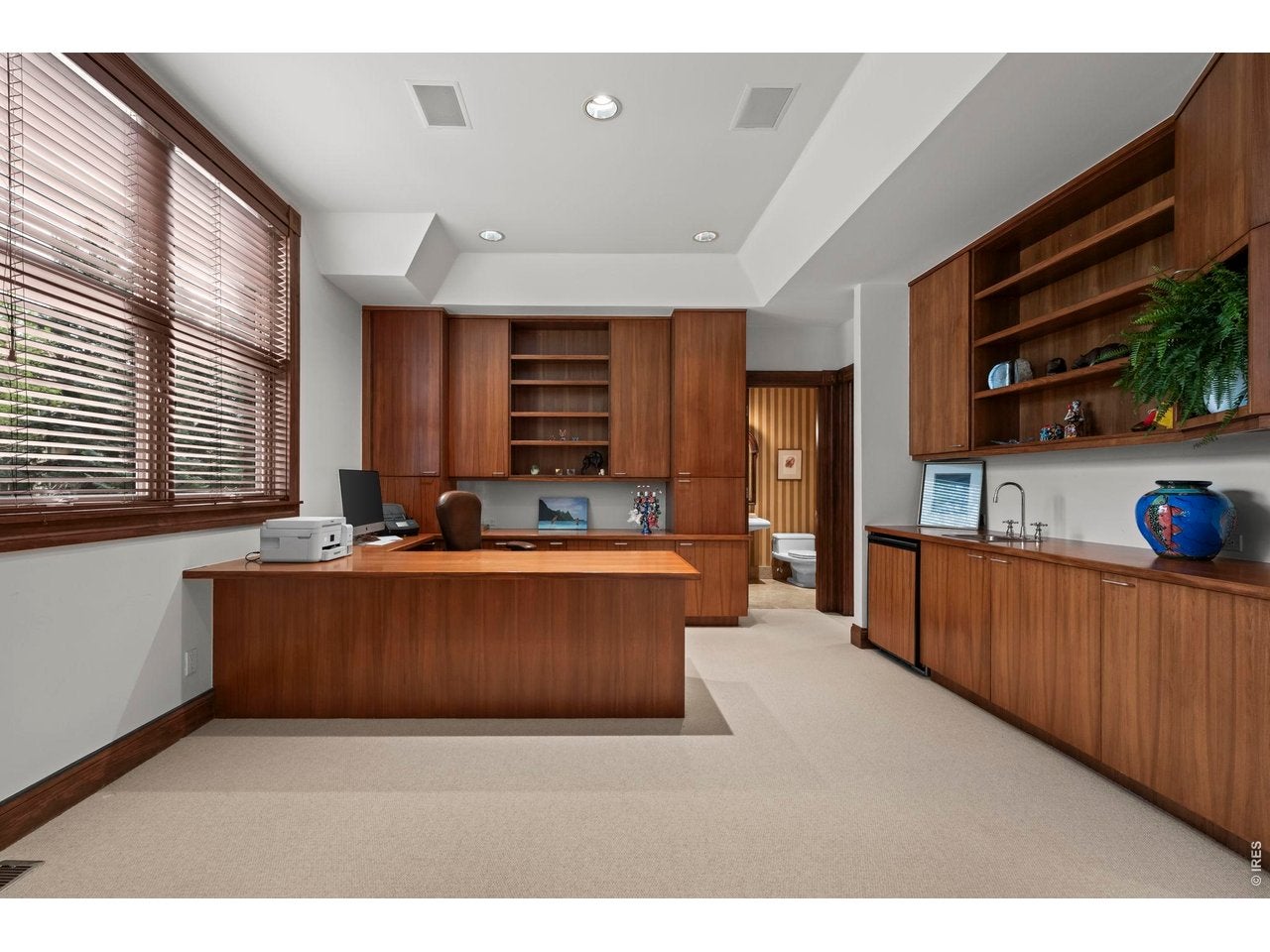 Niwot, Colorado, 80503, United States, 4 Bedrooms Bedrooms, ,7 BathroomsBathrooms,Residential,Active,2033402