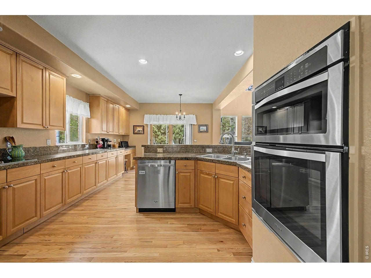 Longmont, Colorado, 80503, United States, 5 Bedrooms Bedrooms, ,5 BathroomsBathrooms,Residential,Active,2042652