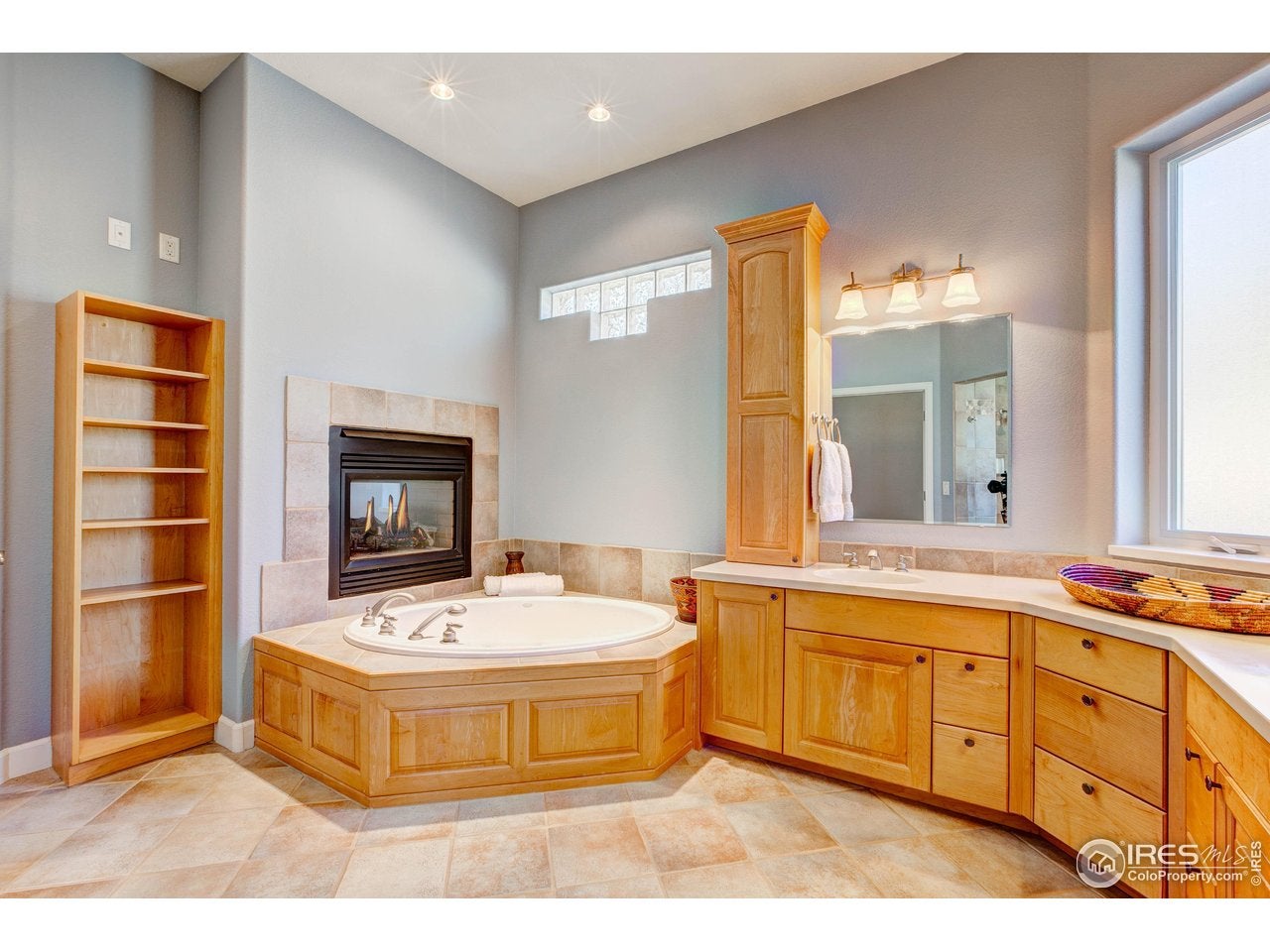 Estes Park, Colorado, 80517, United States, 4 Bedrooms Bedrooms, ,3 BathroomsBathrooms,Residential,Active,1952630