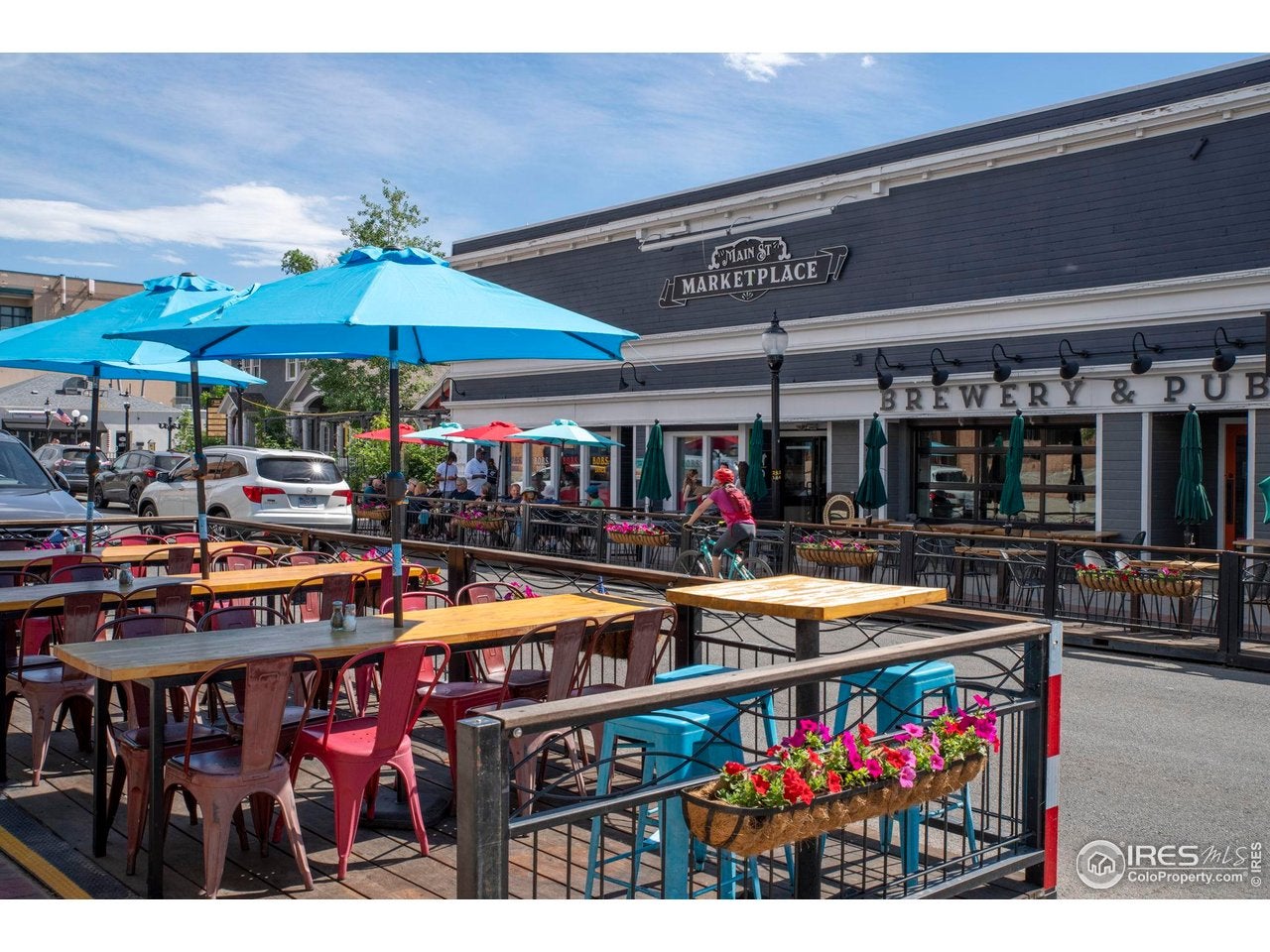 Louisville, Colorado, 80027, United States, 4 Bedrooms Bedrooms, ,3 BathroomsBathrooms,Residential,Active,2009400