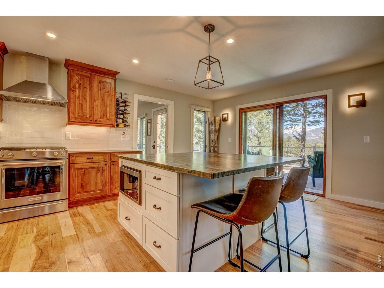 Estes Park, Colorado, 80517, United States, 3 Bedrooms Bedrooms, ,2 BathroomsBathrooms,Residential,Active,2030600