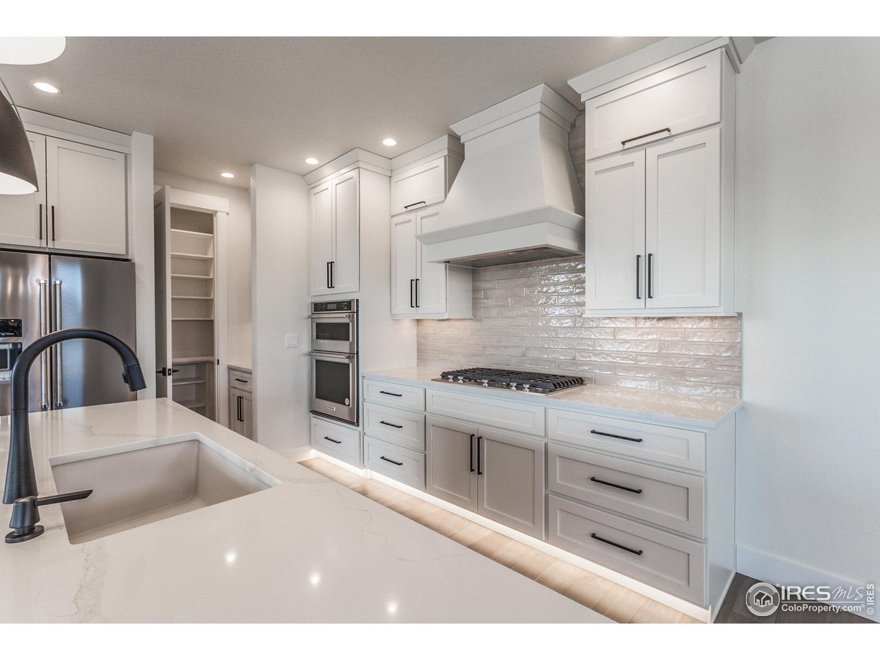 Berthoud, Colorado, 80513, United States, 4 Bedrooms Bedrooms, ,4 BathroomsBathrooms,Residential,Active,1995272