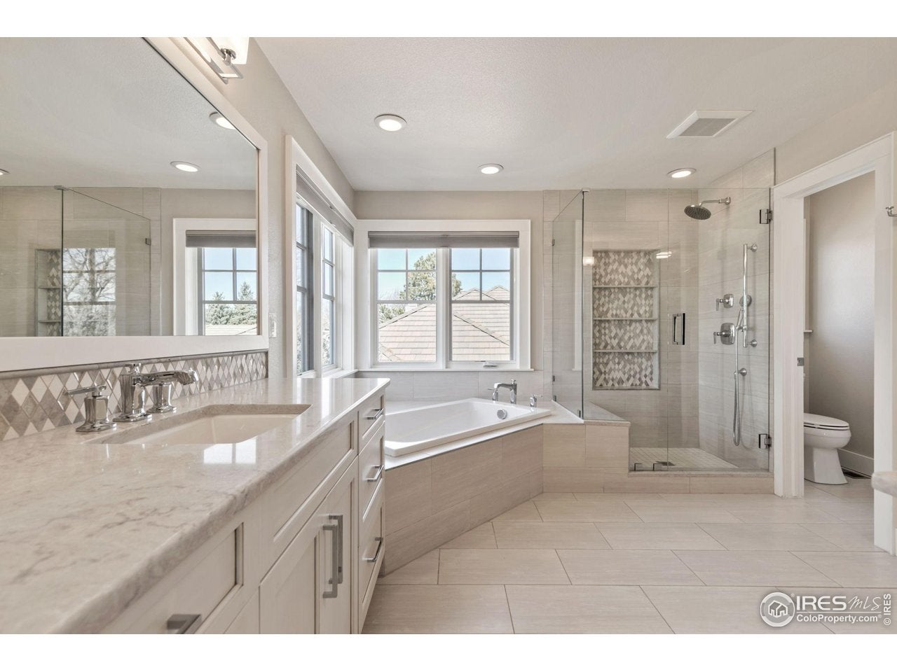 Louisville, Colorado, 80027, United States, 5 Bedrooms Bedrooms, ,5 BathroomsBathrooms,Residential,Active,2013448