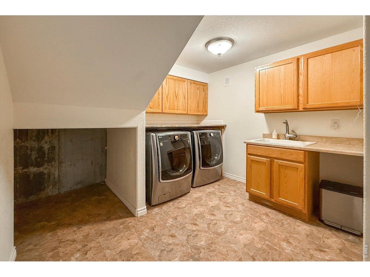 Longmont, Colorado, 80503, United States, 5 Bedrooms Bedrooms, ,5 BathroomsBathrooms,Residential,Active,2045796