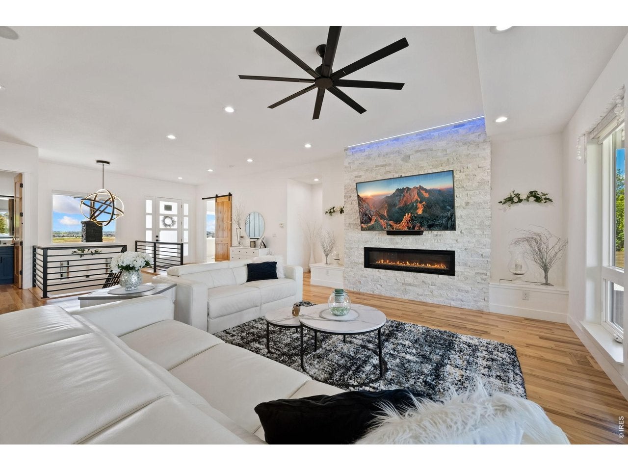 Berthoud, Colorado, 80513, United States, 5 Bedrooms Bedrooms, ,4 BathroomsBathrooms,Residential,Active,2045014