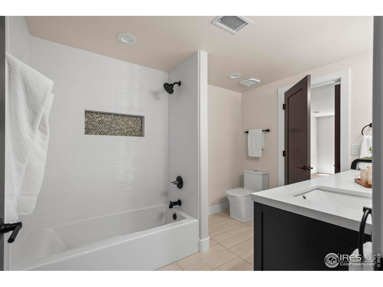 Boulder, Colorado, 80301, United States, 4 Bedrooms Bedrooms, ,4 BathroomsBathrooms,Residential,Active,1997569