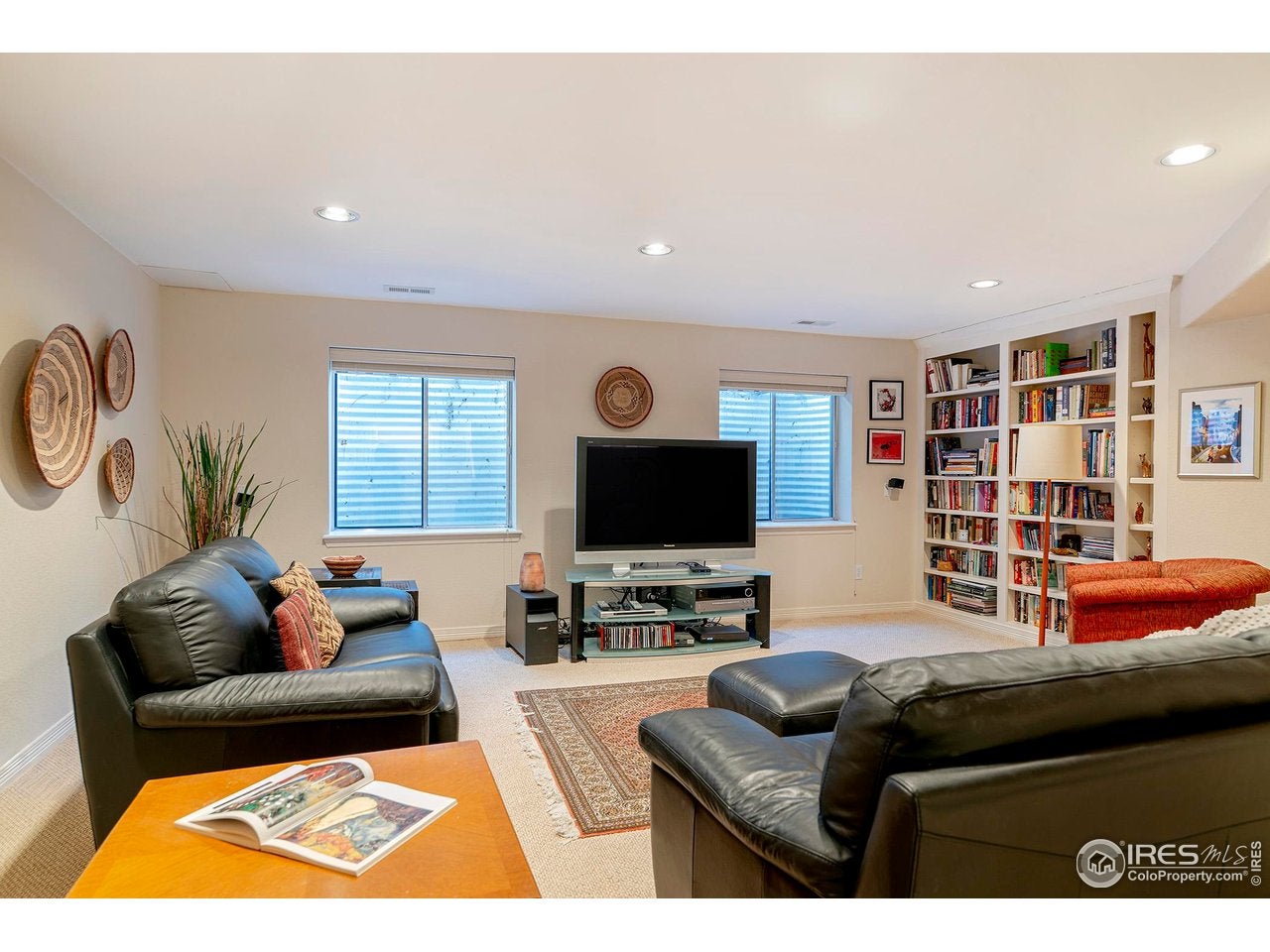 Longmont, Colorado, 80503, United States, 3 Bedrooms Bedrooms, ,3 BathroomsBathrooms,Residential,Contingent,1997617