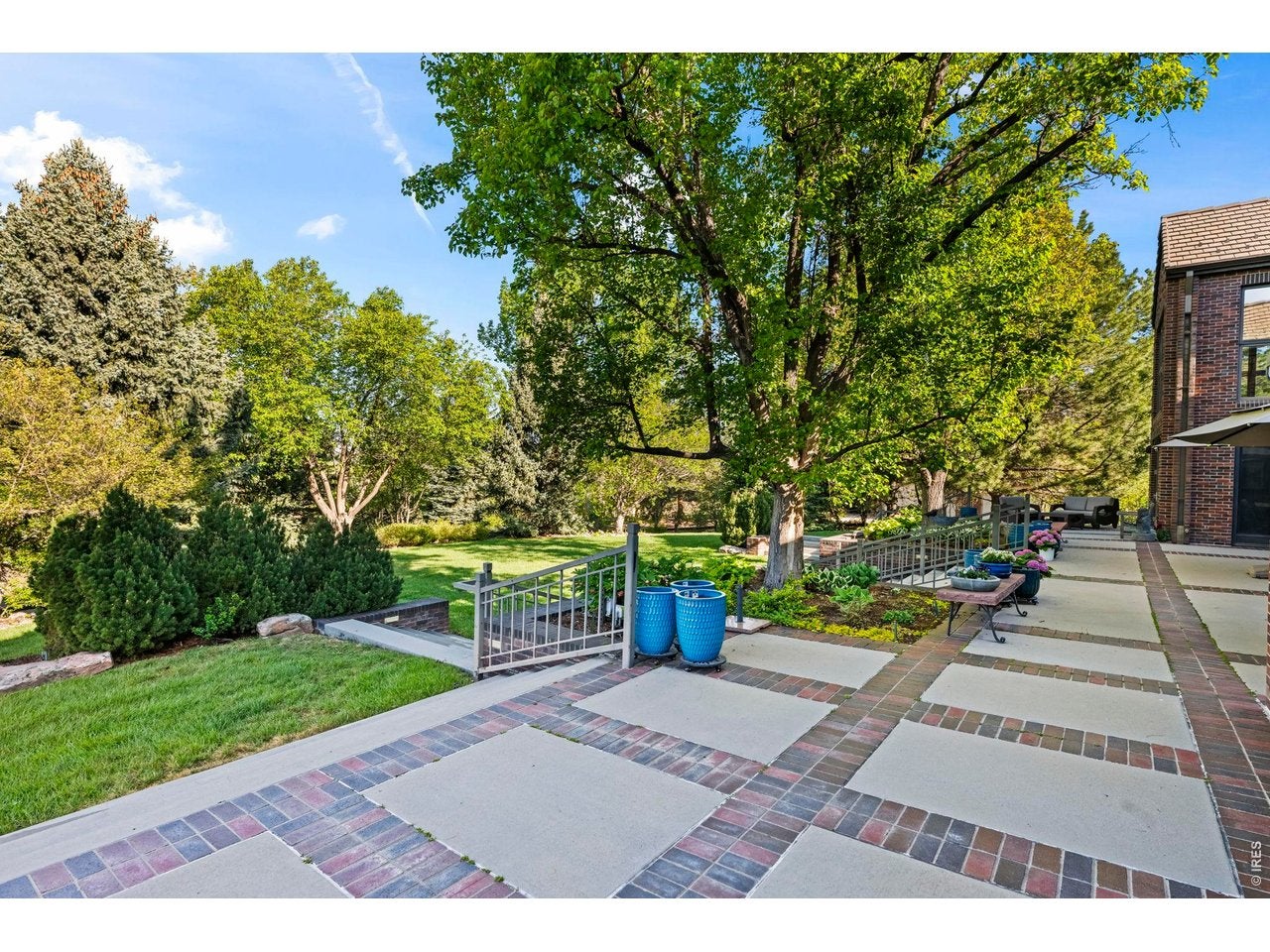 Niwot, Colorado, 80503, United States, 4 Bedrooms Bedrooms, ,7 BathroomsBathrooms,Residential,Active,2033402