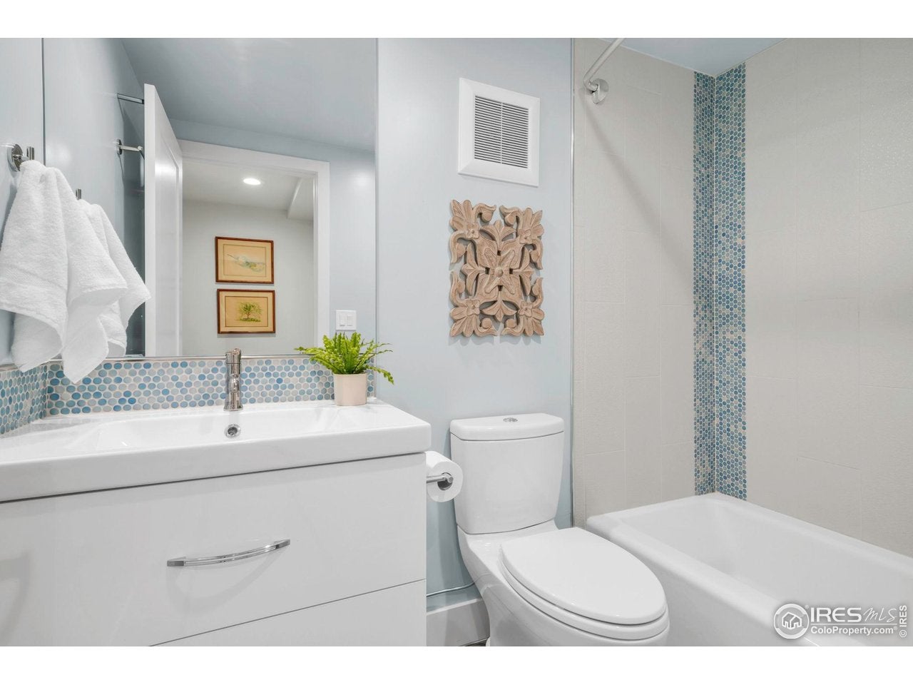 Louisville, Colorado, 80027, United States, 4 Bedrooms Bedrooms, ,3 BathroomsBathrooms,Residential,Active,2009400