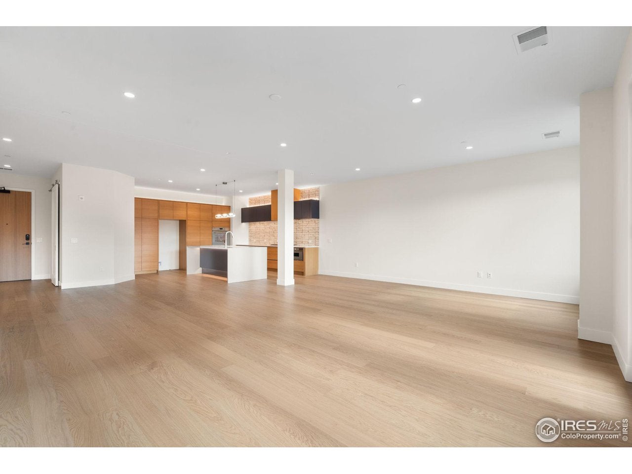 Loveland, Colorado, 80537, United States, 2 Bedrooms Bedrooms, ,3 BathroomsBathrooms,Residential,Active,1726950