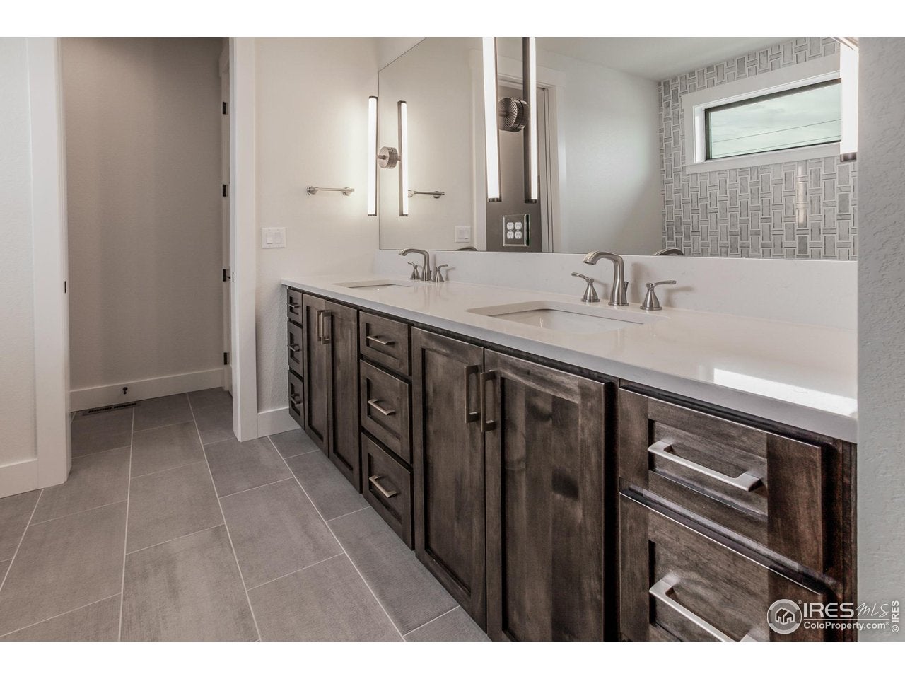 Berthoud, Colorado, 80513, United States, 4 Bedrooms Bedrooms, ,4 BathroomsBathrooms,Residential,Active,1995272