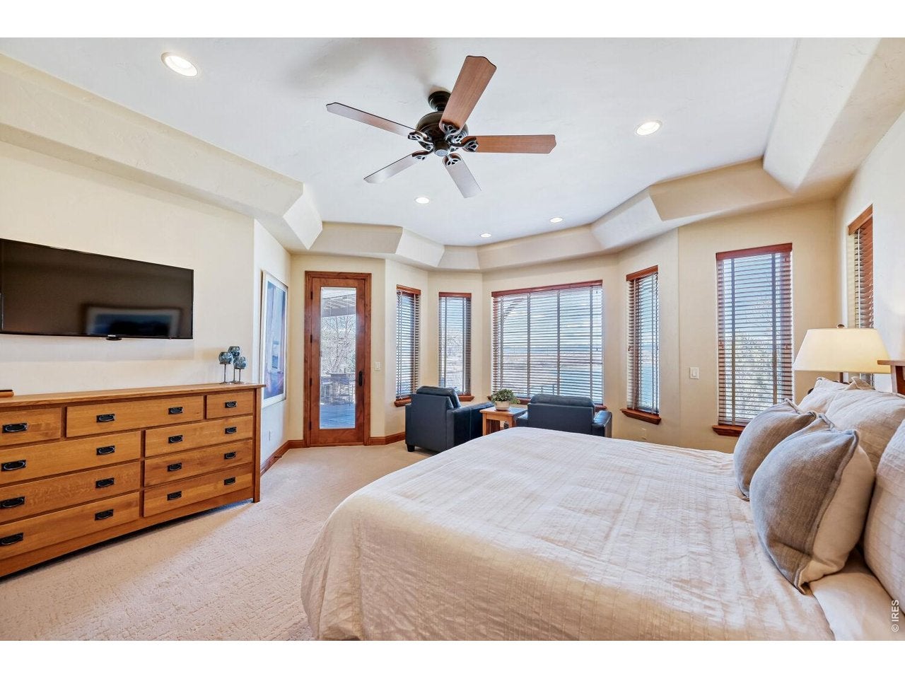 Longmont, Colorado, 80504, United States, 4 Bedrooms Bedrooms, ,5 BathroomsBathrooms,Residential,Active,2033410