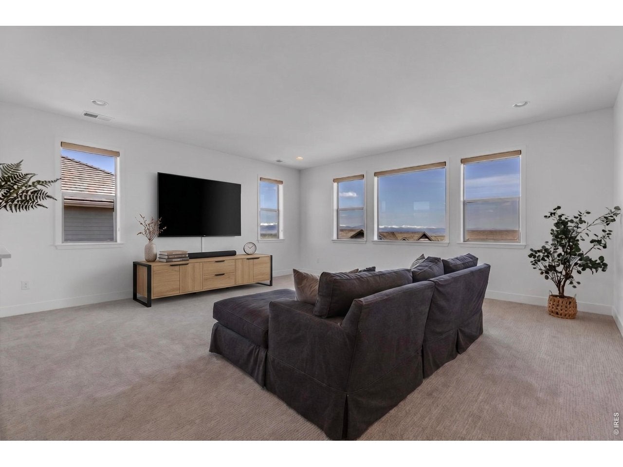 Broomfield, Colorado, 80023, United States, 5 Bedrooms Bedrooms, ,5 BathroomsBathrooms,Residential,Active,2052095