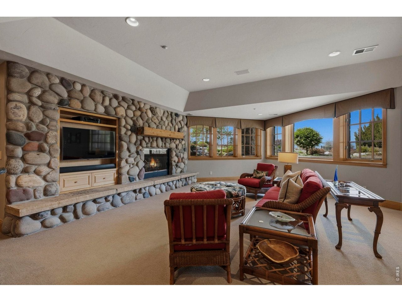 Niwot, Colorado, 80503, United States, 5 Bedrooms Bedrooms, ,6 BathroomsBathrooms,Residential,Active,2045621