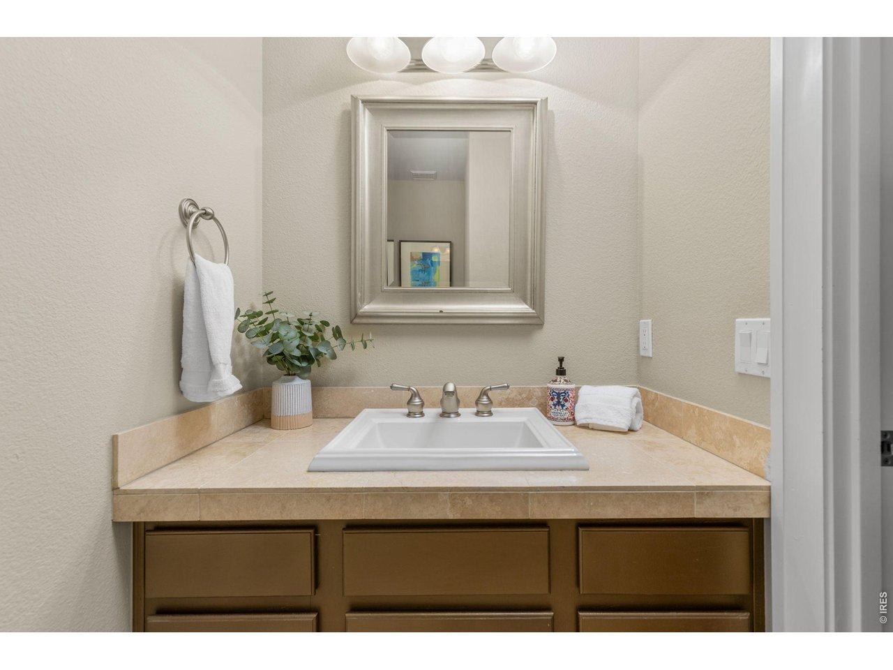 Louisville, Colorado, 80027, United States, 5 Bedrooms Bedrooms, ,5 BathroomsBathrooms,Residential,Active,2041594