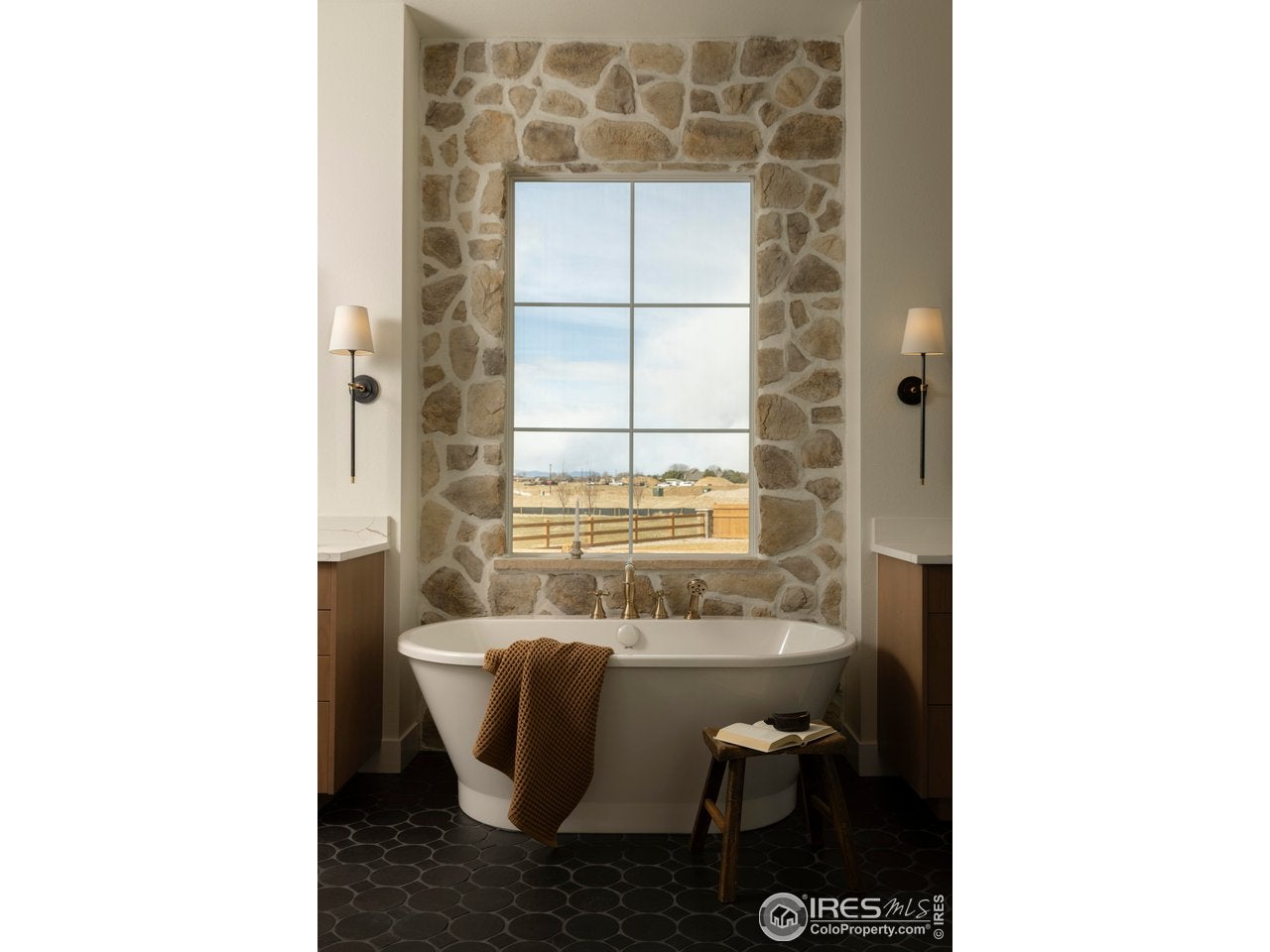 Windsor, Colorado, 80550, United States, 4 Bedrooms Bedrooms, ,4 BathroomsBathrooms,Residential,Active,2007980