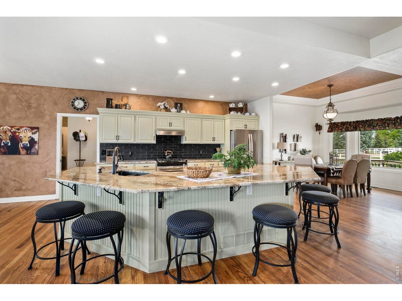 Windsor, Colorado, 80550, United States, 5 Bedrooms Bedrooms, ,4 BathroomsBathrooms,Residential,Active,2052058