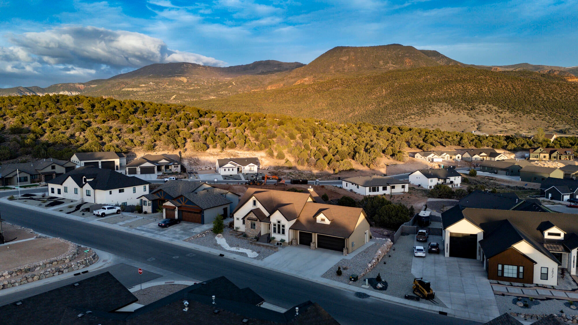 Cedar City, Utah, 84720, United States, 6 Bedrooms Bedrooms, ,4 BathroomsBathrooms,Residential,Active,2043845