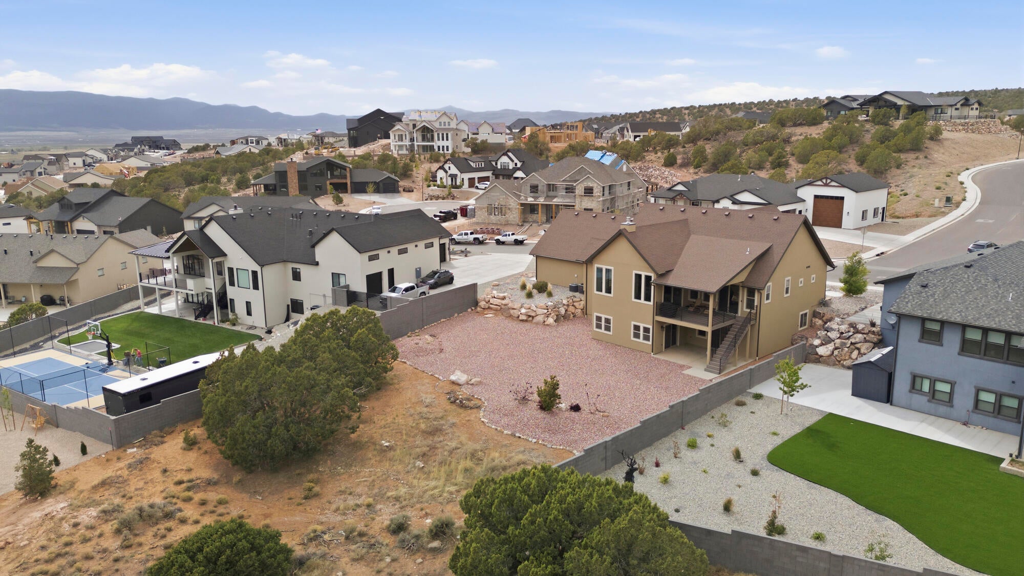 Cedar City, Utah, 84720, United States, 6 Bedrooms Bedrooms, ,4 BathroomsBathrooms,Residential,Active,2043845