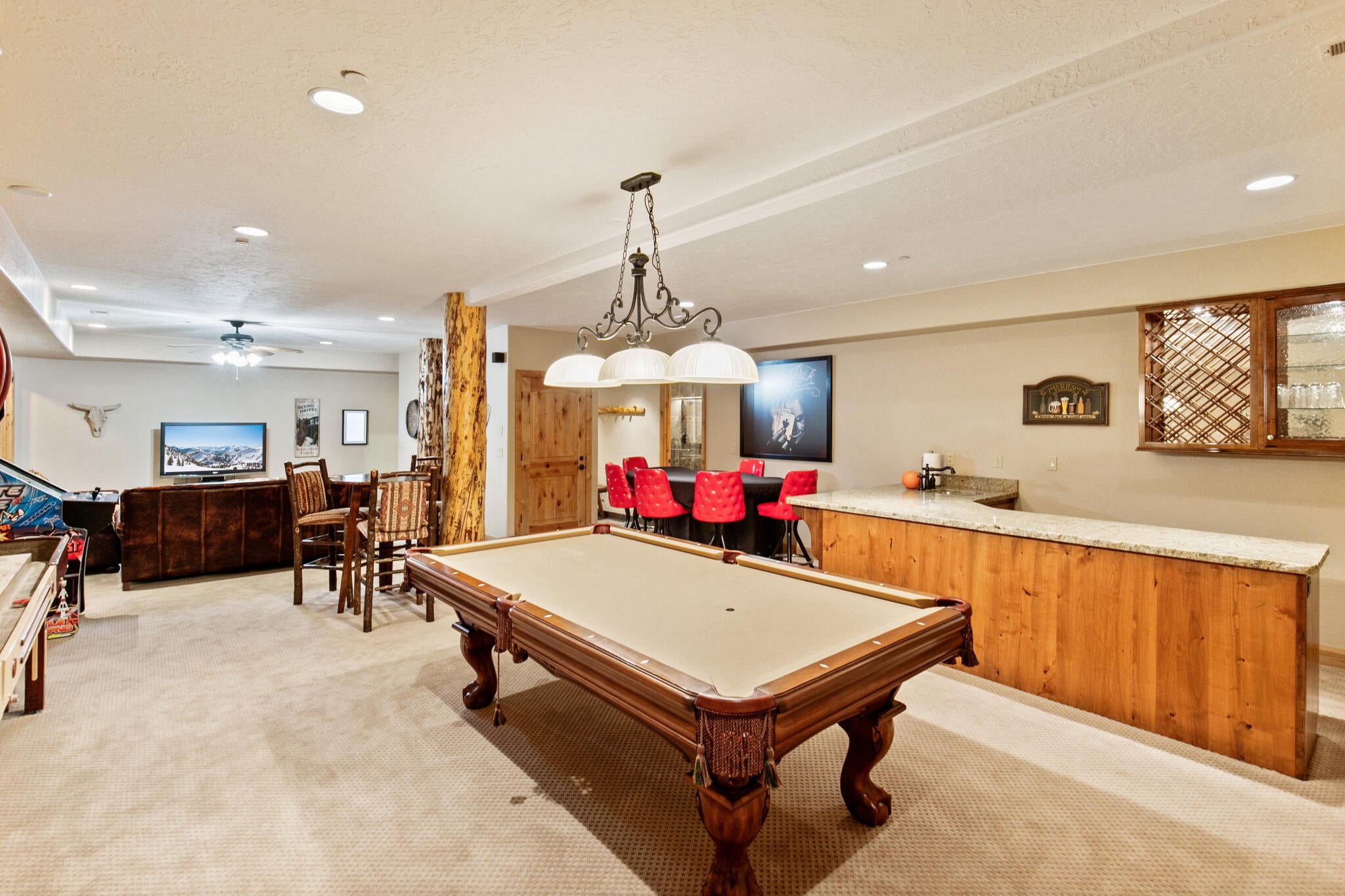 Brian Head, Utah, 84719, United States, 5 Bedrooms Bedrooms, ,7 BathroomsBathrooms,Residential,Active,2044532