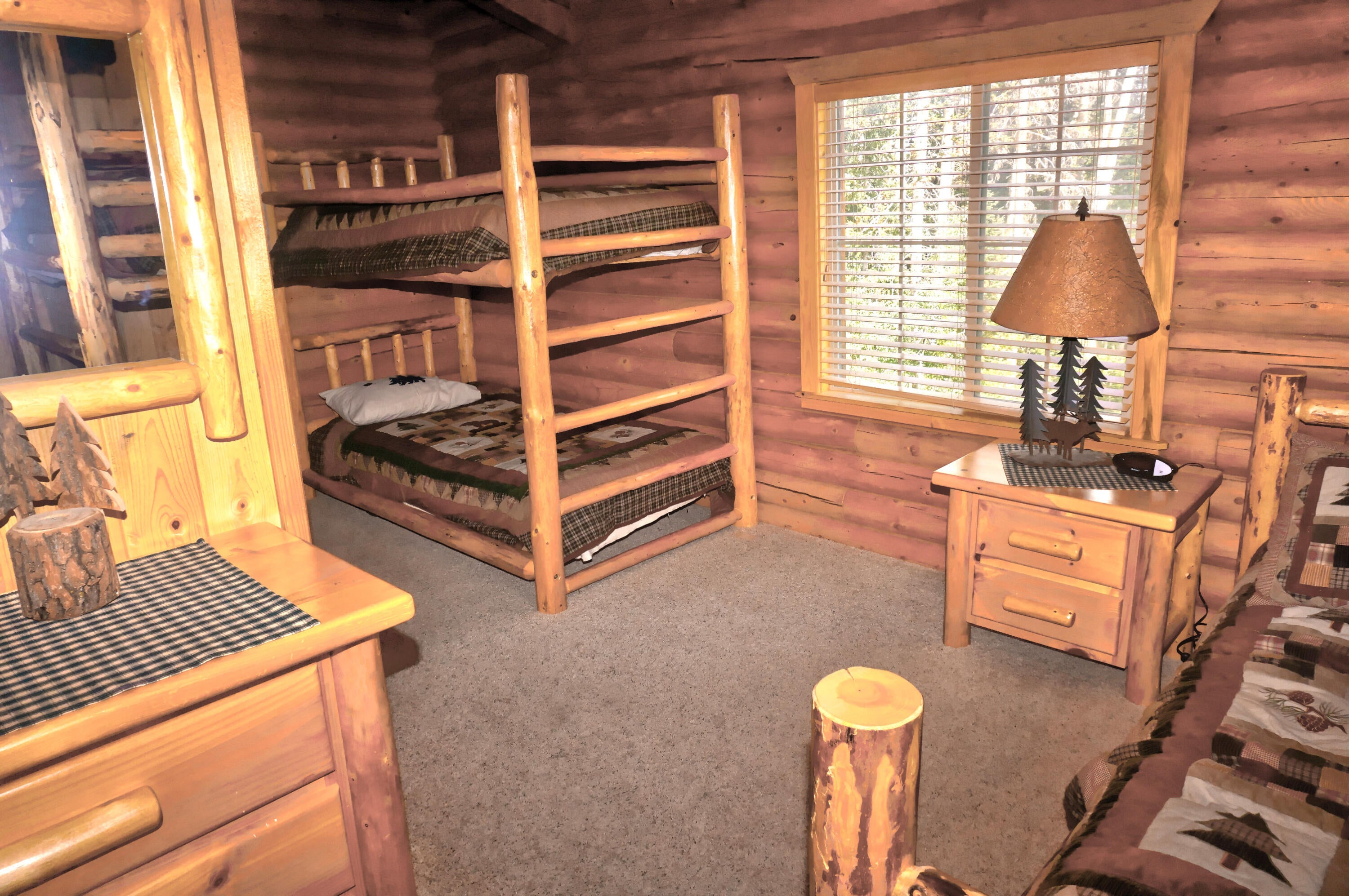 Brian Head, Utah, 84719, United States, 4 Bedrooms Bedrooms, ,3 BathroomsBathrooms,Residential,Active,1990609