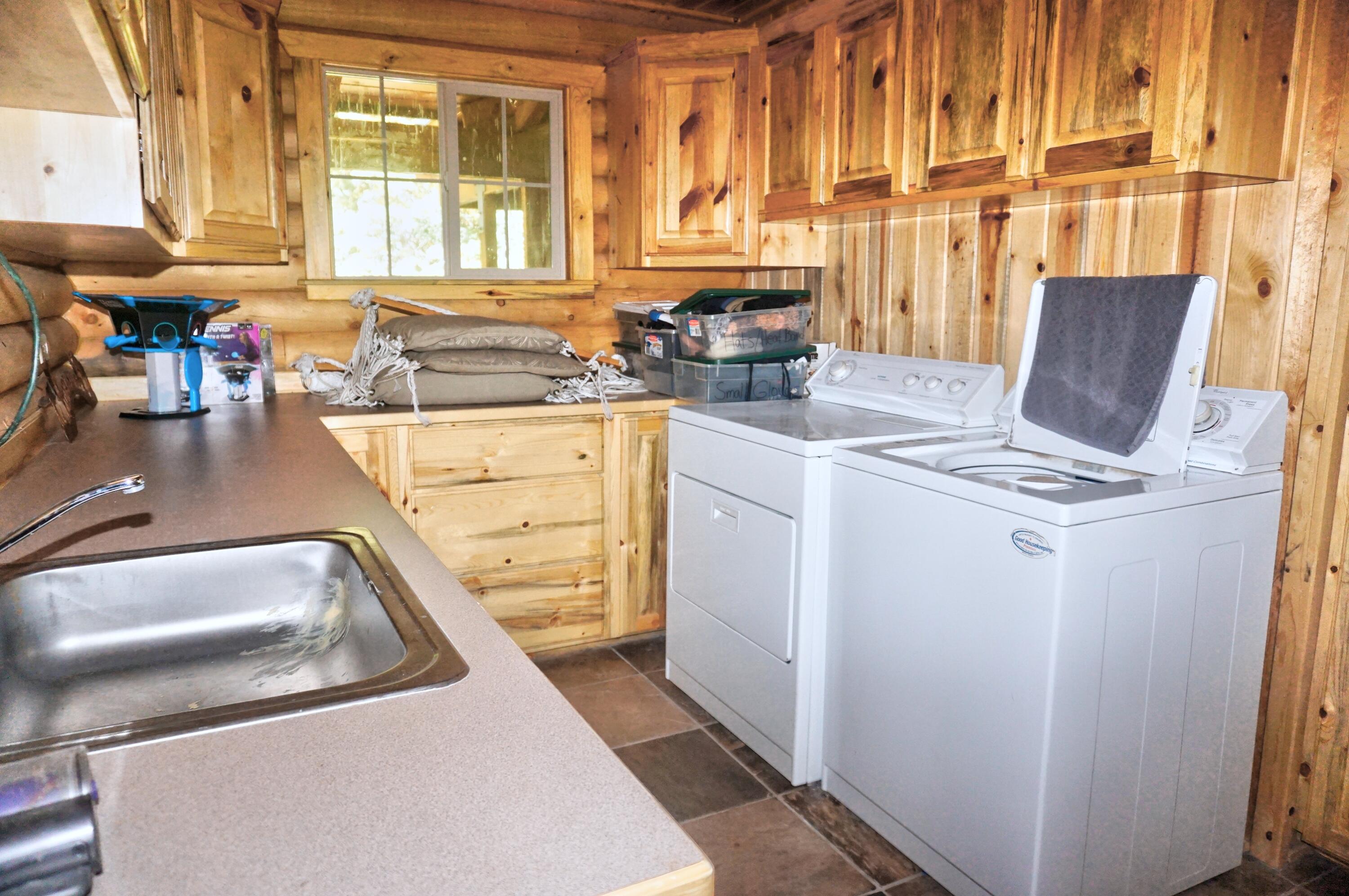 Brian Head, Utah, 84719, United States, 4 Bedrooms Bedrooms, ,3 BathroomsBathrooms,Residential,Active,1990609