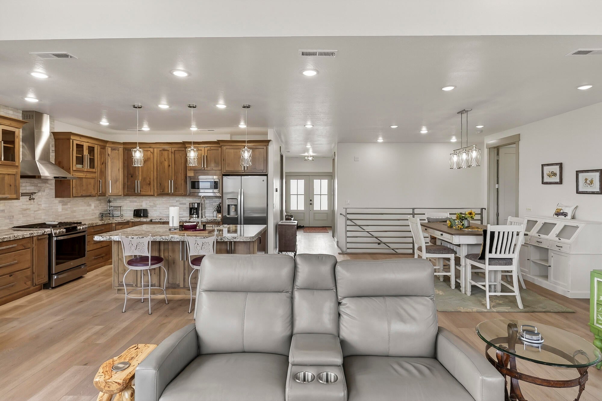 Cedar City, Utah, 84720, United States, 6 Bedrooms Bedrooms, ,4 BathroomsBathrooms,Residential,Active,2043845