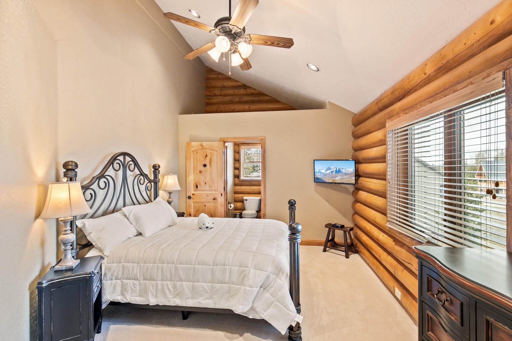 Brian Head, Utah, 84719, United States, 5 Bedrooms Bedrooms, ,7 BathroomsBathrooms,Residential,Active,2044532