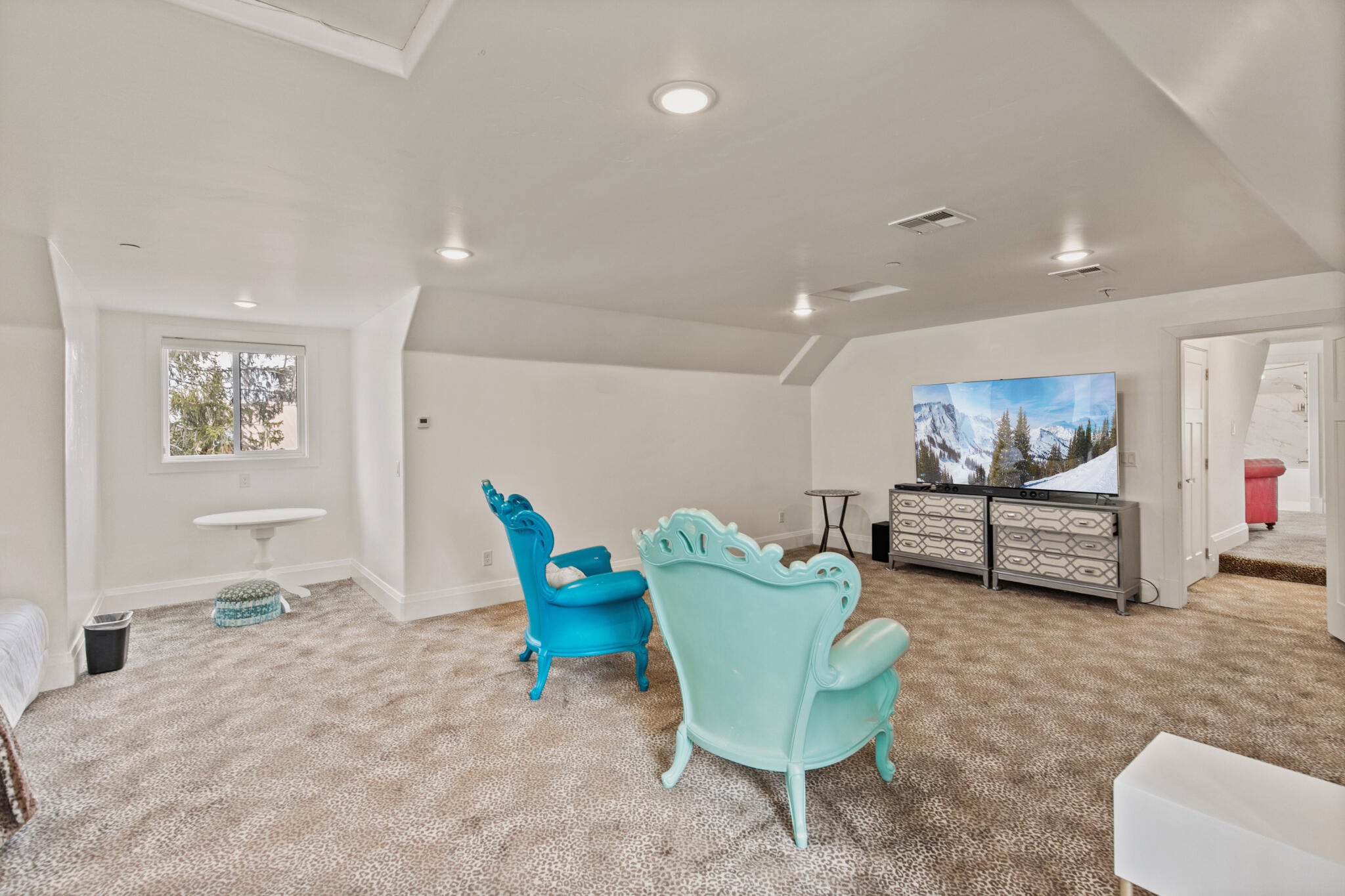 Brian Head, Utah, 84719, United States, 11 Bedrooms Bedrooms, ,8 BathroomsBathrooms,Residential,Active,2044561